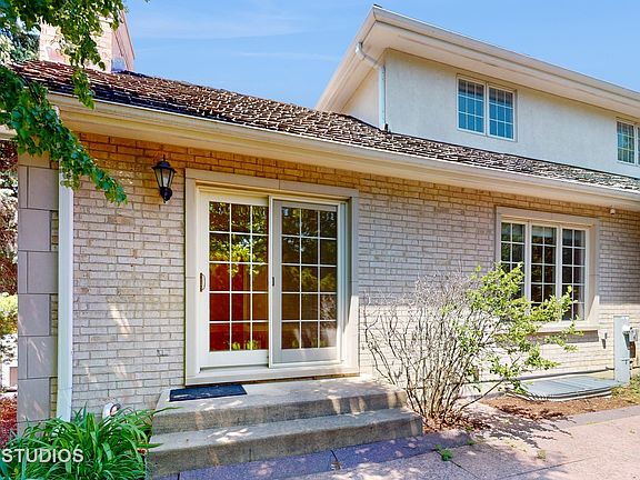 5th image of 1116 Pine Oaks Cir