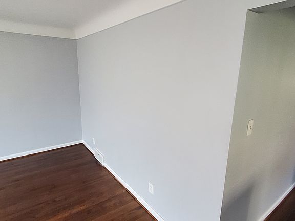 4th image of 323 E La Salle Ave