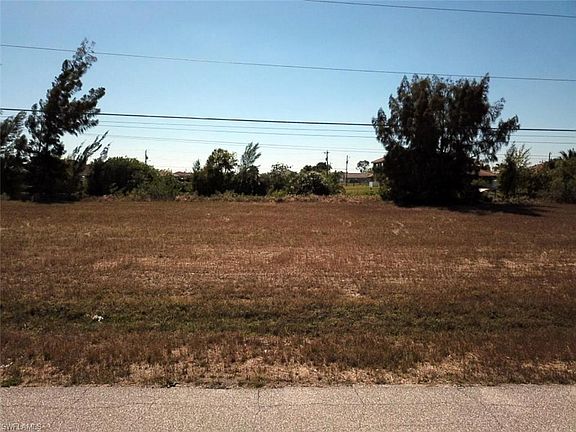 2nd image of 208 NE 18th St