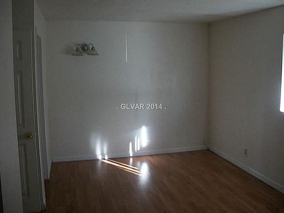 5th image of 5829 Bromley Ave