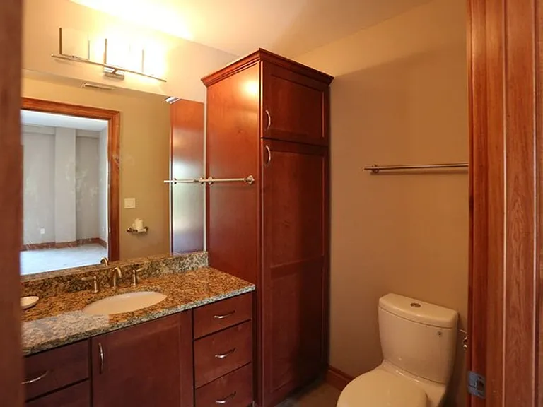 1200 E Walnut St — Photo 11