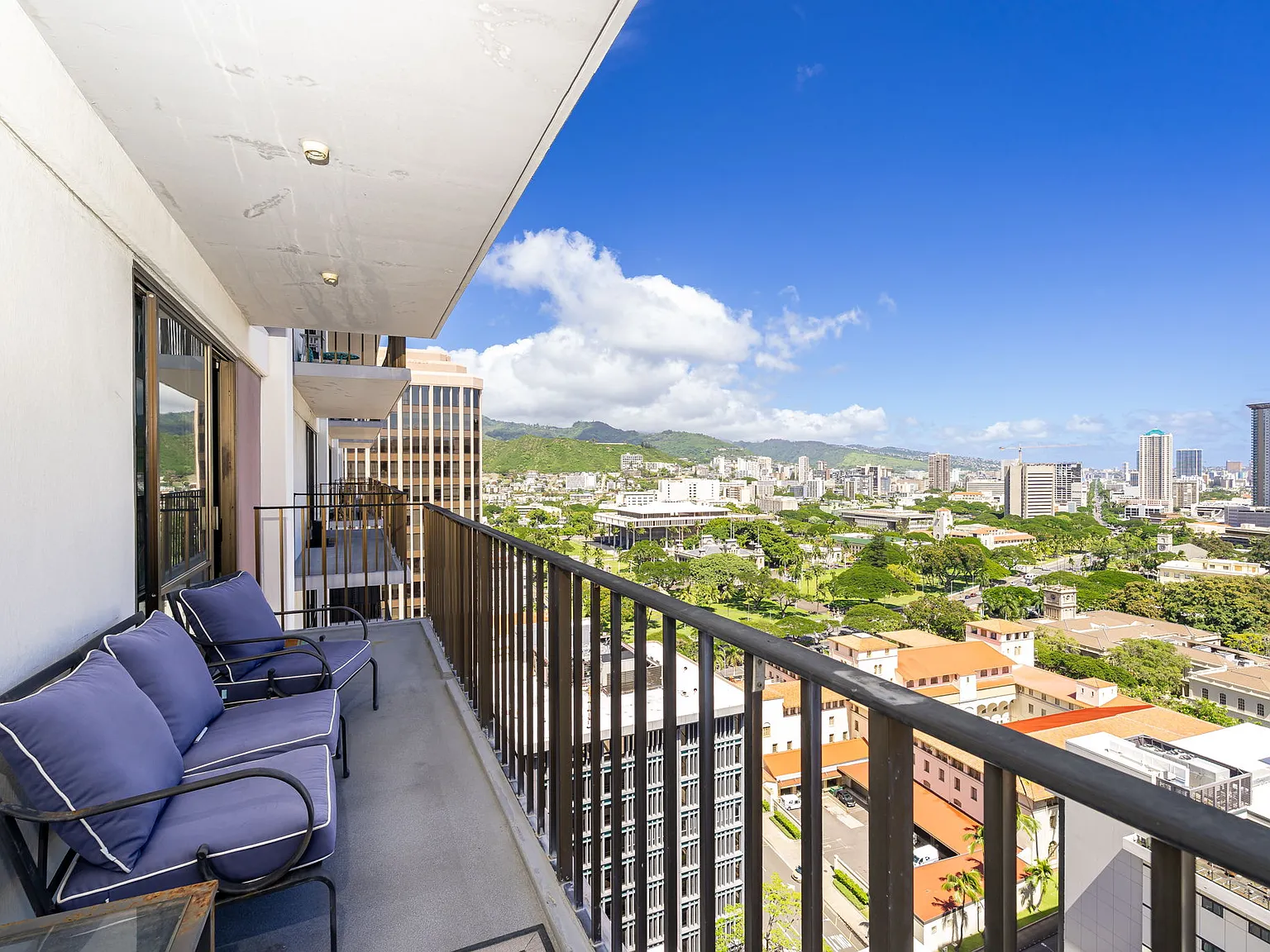 2 bed, 707 sqft, $2,599 — Photo 3