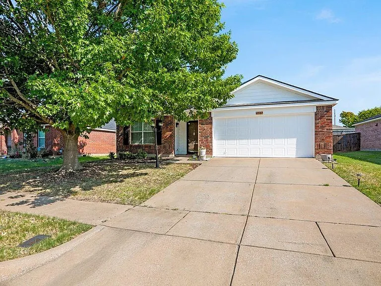 4507 Falcon Dr — Photo 2