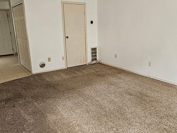 3rd image of 2976 Donnylane Blvd