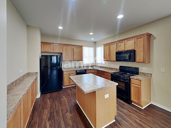 3rd image of 816 Vertin Blvd