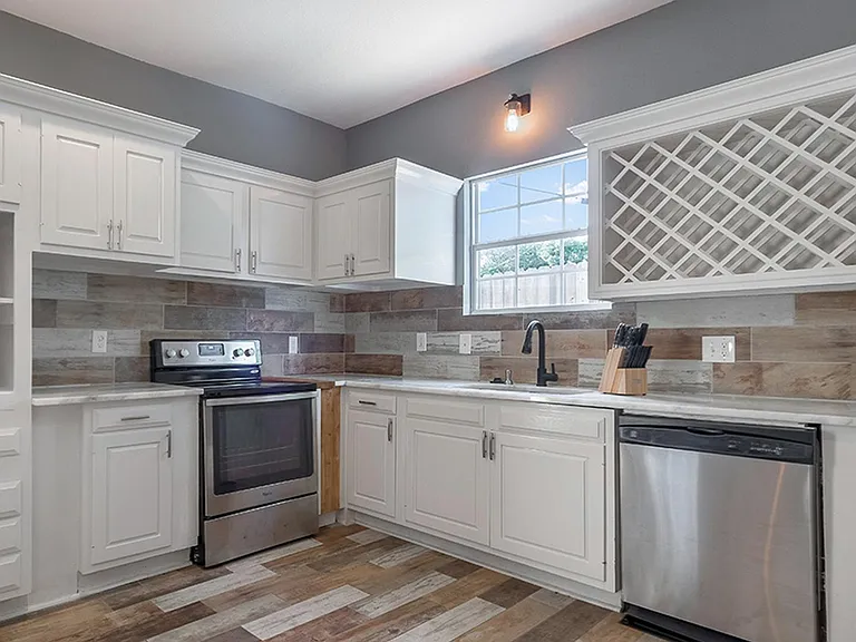 745 W Brooklyn Ave — Photo 13