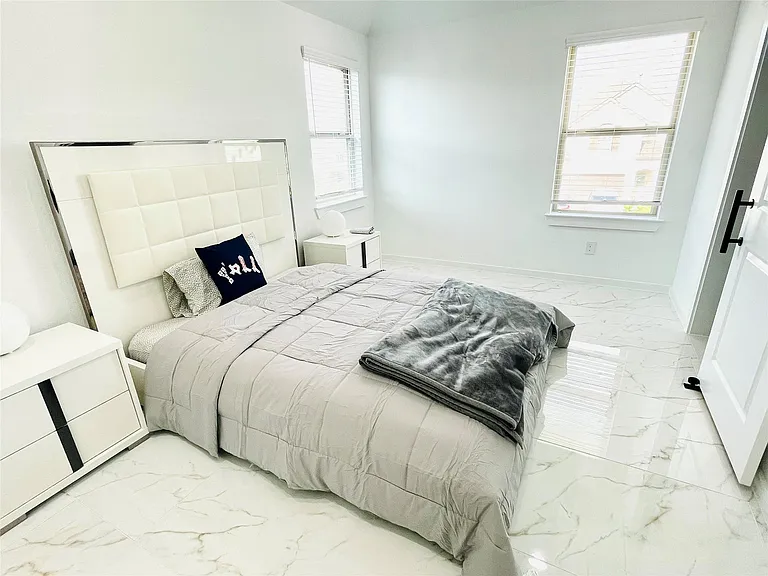 27039 Flower Isle Ln — Photo 13