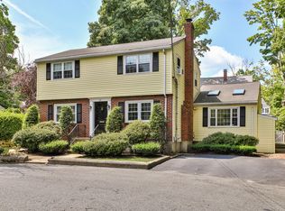 30 Carlson Cir, Boston, MA 02132