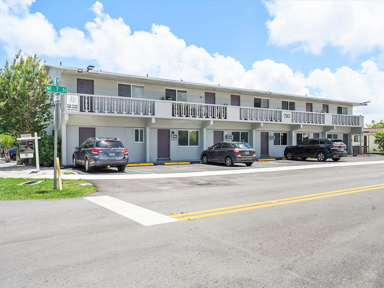 1 bed, 1.0 bath, 450 sqft, $1,750 — Photo 1