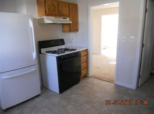 5th image of 190 Fisher St