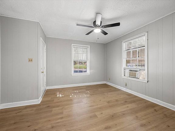 4th image of 2569 Madison Ave