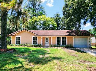 2911 S Pineway Dr, Plant City, FL 33566