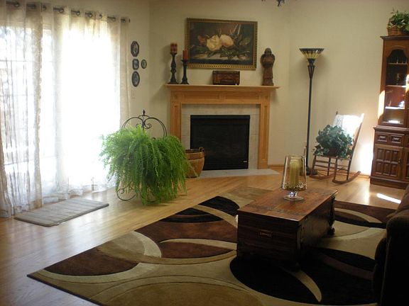 3rd image of 615 Annecy Park Cir