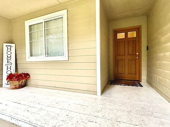 2nd image of 22403 Autumnwood Ct SE