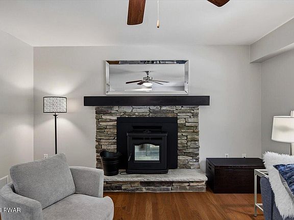 4th image of 1212 N Whittaker Dr