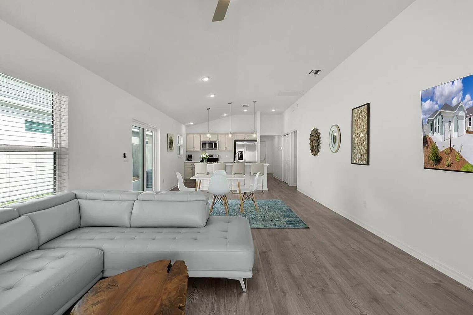 3 bed, 2.0 bath, $4,560 — Photo 3