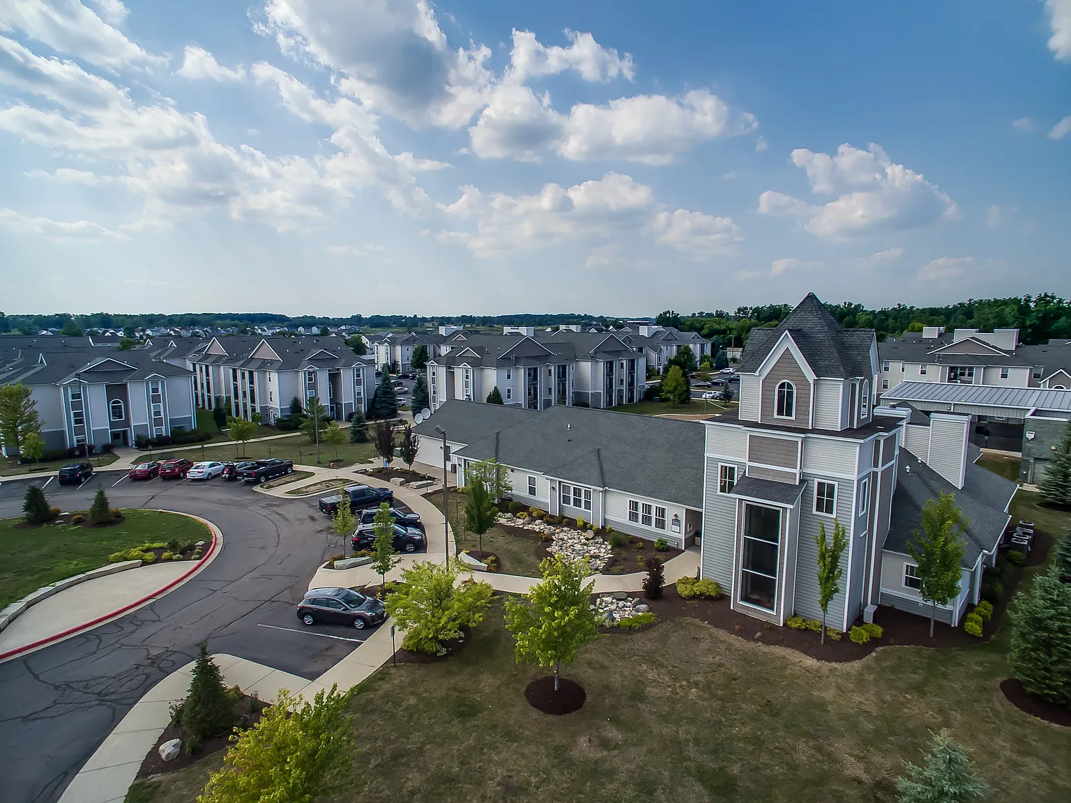 The Village at Chandler Crossings - Furnished Student Living - Priced Per Room — Photo 1