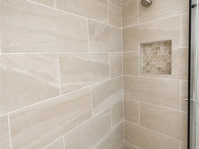 10822 Hunter Ave — Photo 3