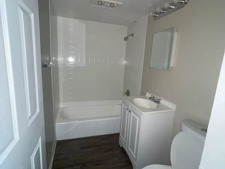 259-279-B56 Oakville Ave #1 — Photo 3