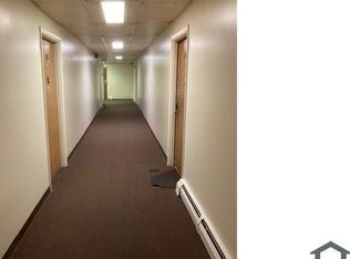 296 Oak St, Holyoke, MA 01040