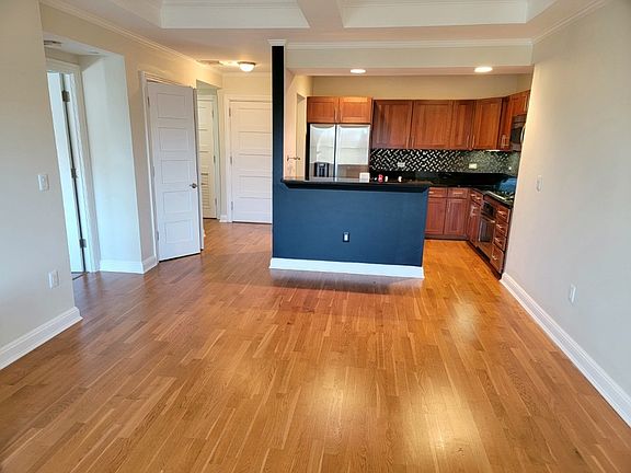 3rd image of 225 Stanley Ave #4