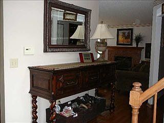 2nd image of 913 Main St