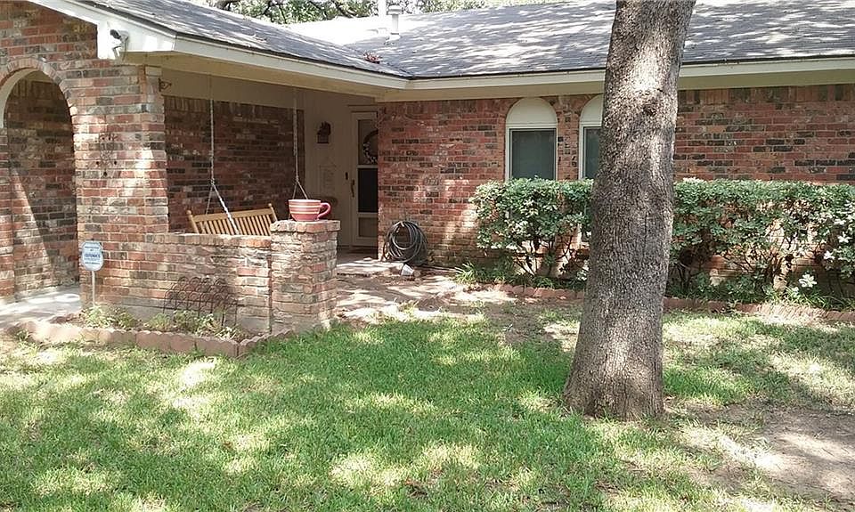 2nd image of 1604 Boundbrook Ln