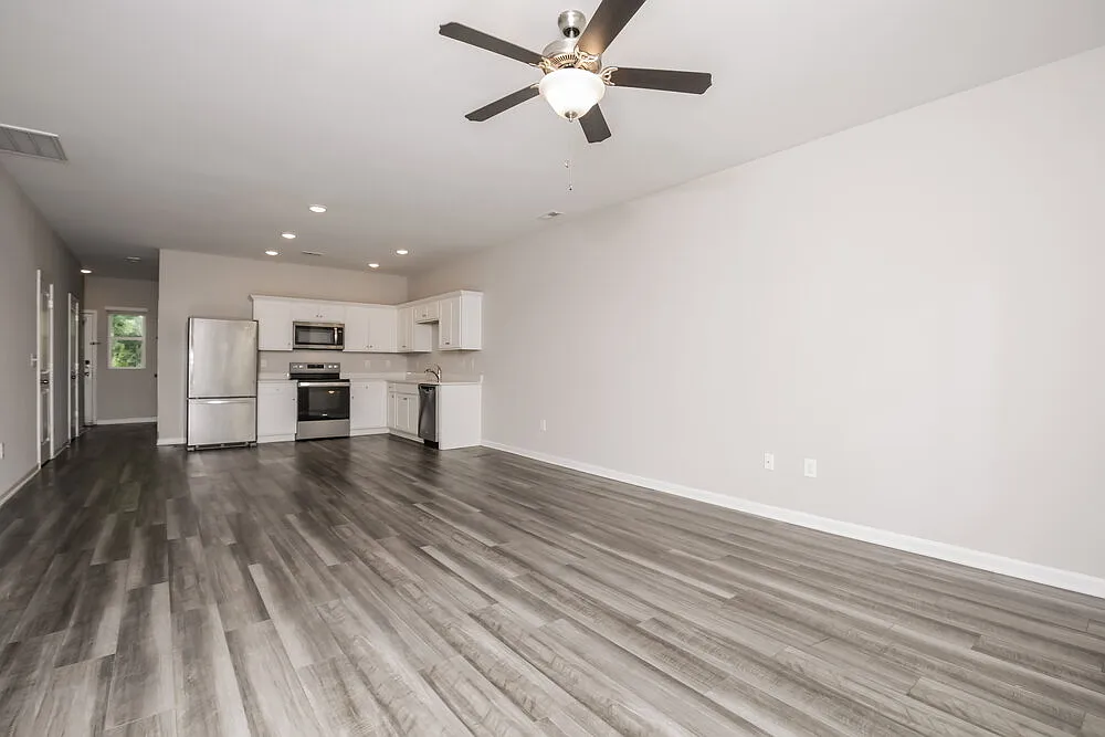 3 bed, 2.5 bath, 1590 sqft, $1,685 — Photo 4