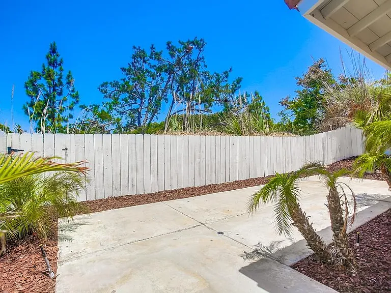 2634 Luciernaga St — Photo 30