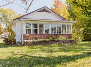 1519 Grand Ave, Johnston City, IL 62951