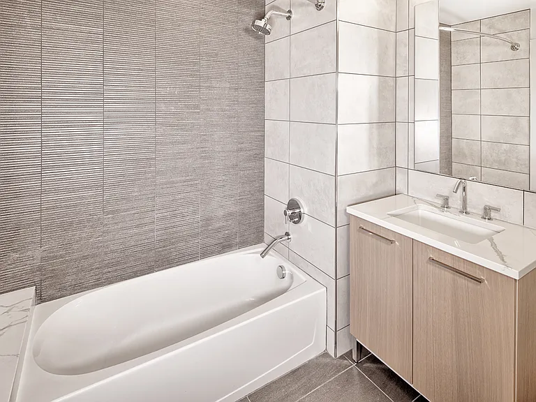 1400 Hudson St #803 — Photo 6
