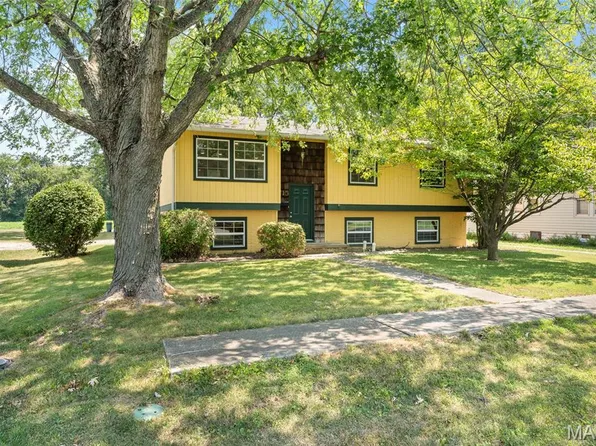 715 Clinton St, Gillespie, IL 62033