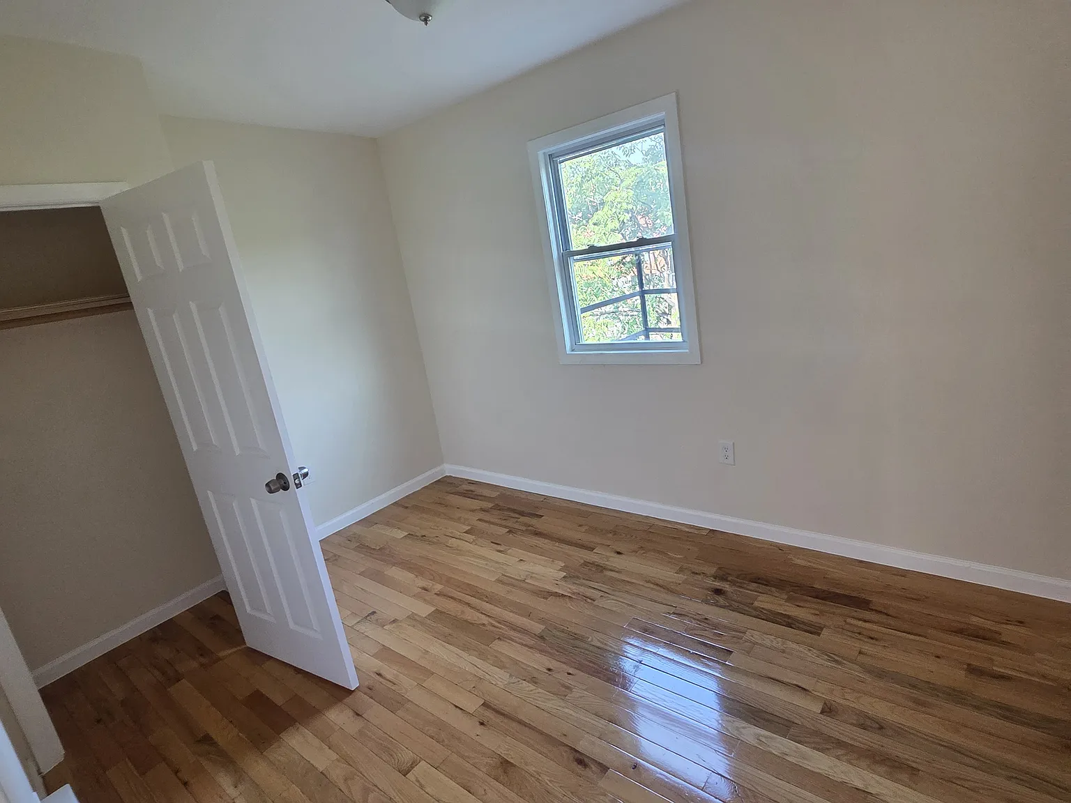 1035 Hunterdon St — Photo 4