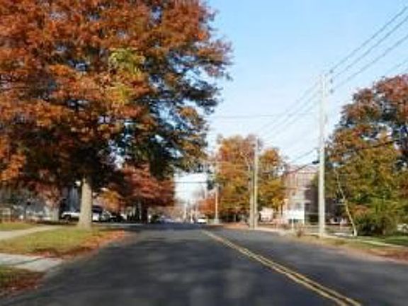 5th image of 351 Guyon Ave