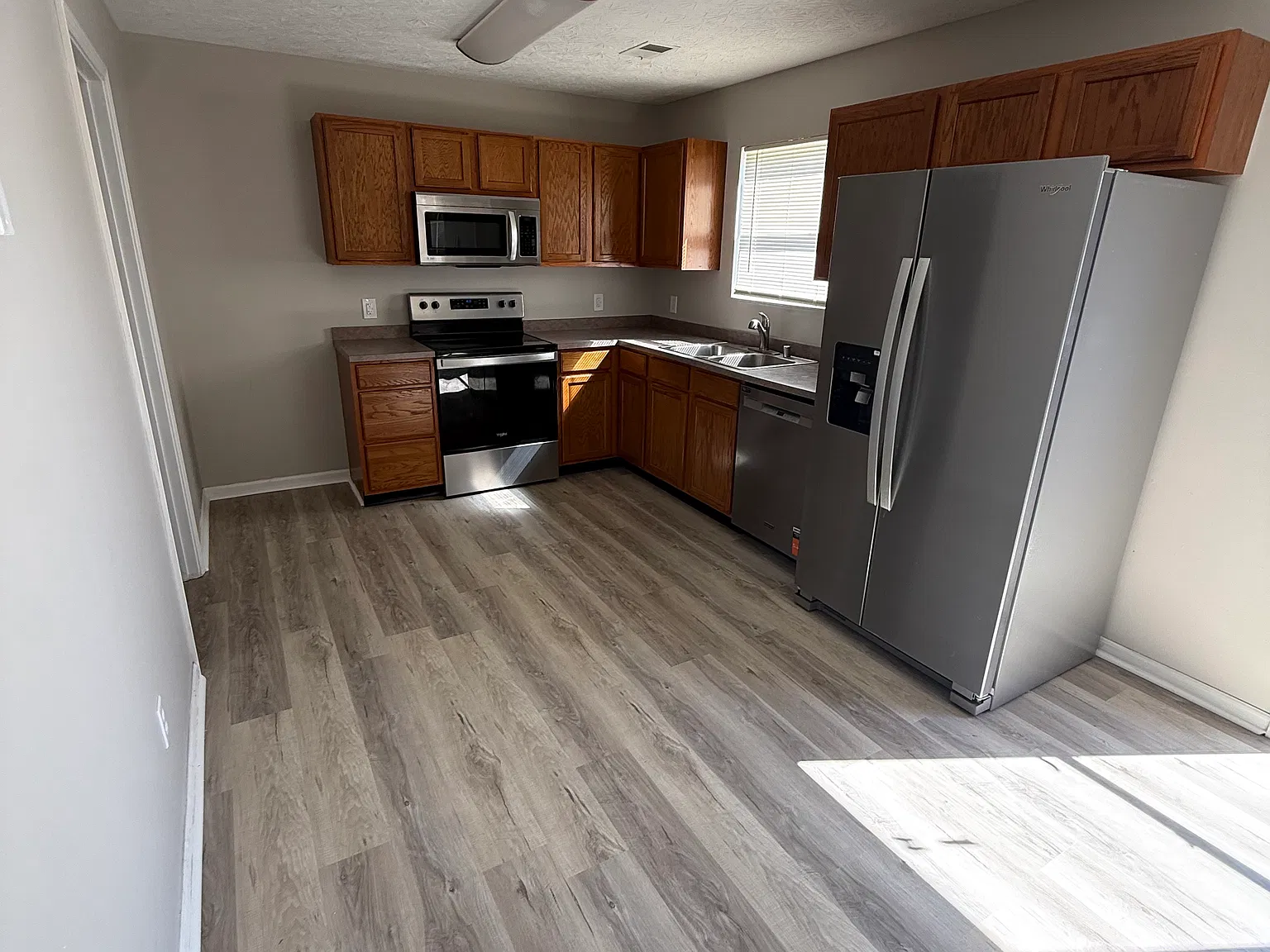 2 bed, 1280 sqft, $1,500 — Photo 2