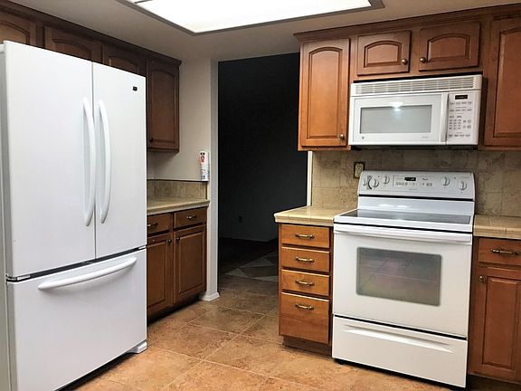 5th image of 2705 Larlin Dr