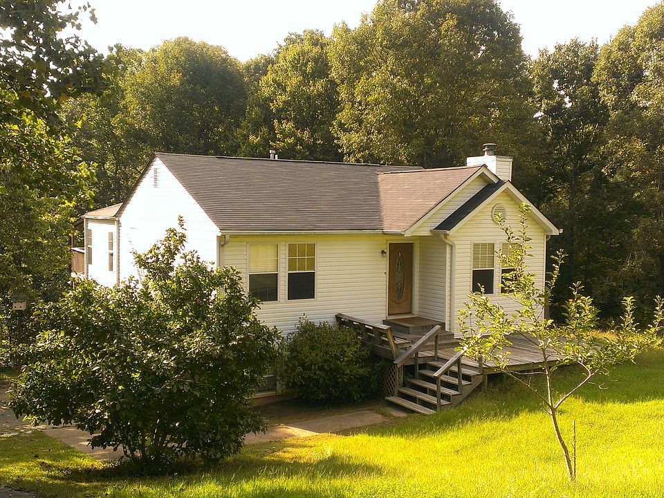 1st image of 2412 Iron Horse Dr