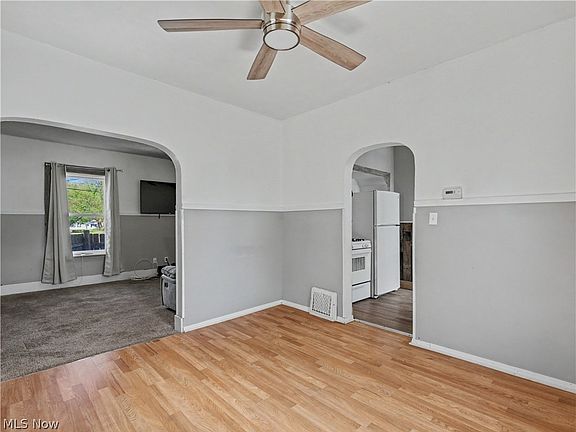 5th image of 2012 Harmont Ave NE