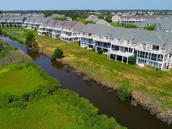 4th image of 38314 Beachview Ct APT 1078