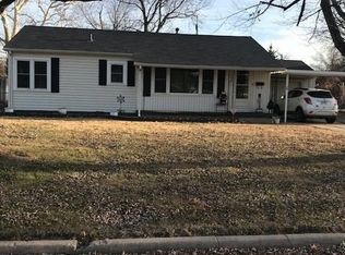 16 Lazy Ln, Hutchinson, KS 67502