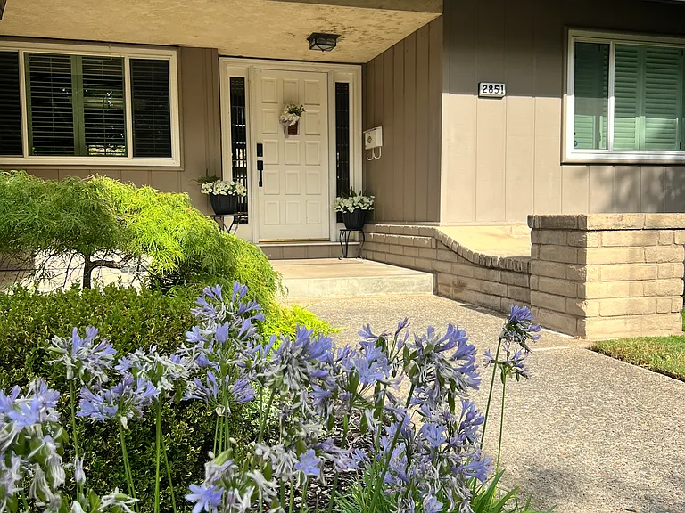 Furnished Rental 3/2.5
30+ days