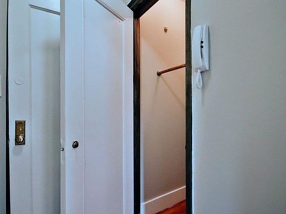 2nd image of 11 Waverly Pl APT 12G