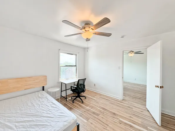 5737 Hobart St, Pittsburgh, PA