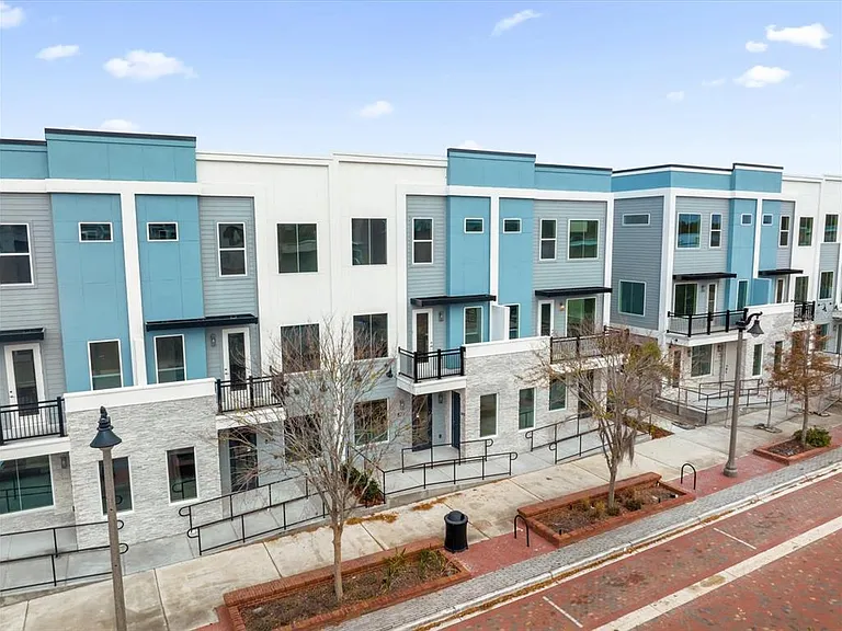 879 City Walk Ln — Photo 27