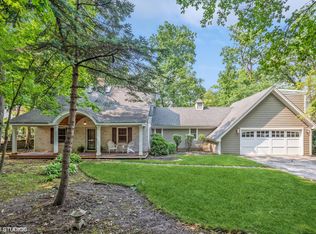 1236 Larrabee Ln, Northbrook, IL 60062