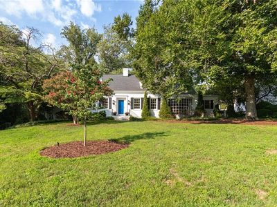 3302 Starmount Dr, Greensboro, NC, 27403