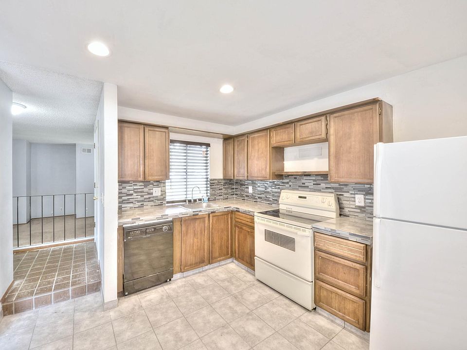 1st image of 3379 Onslow Way
