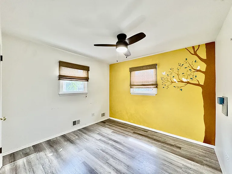 29 Waverly Dr W — Photo 8