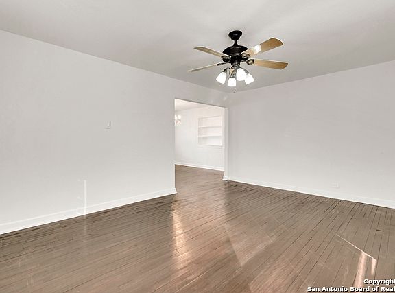 4th image of 423 Thorain Blvd