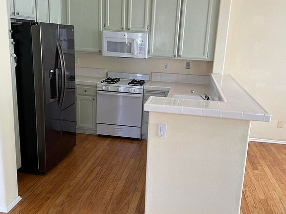 4th image of 467 Pavarotti Dr